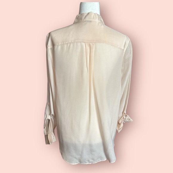 Ann Taylor silk dress shirt. Size large - Picture 4 of 7